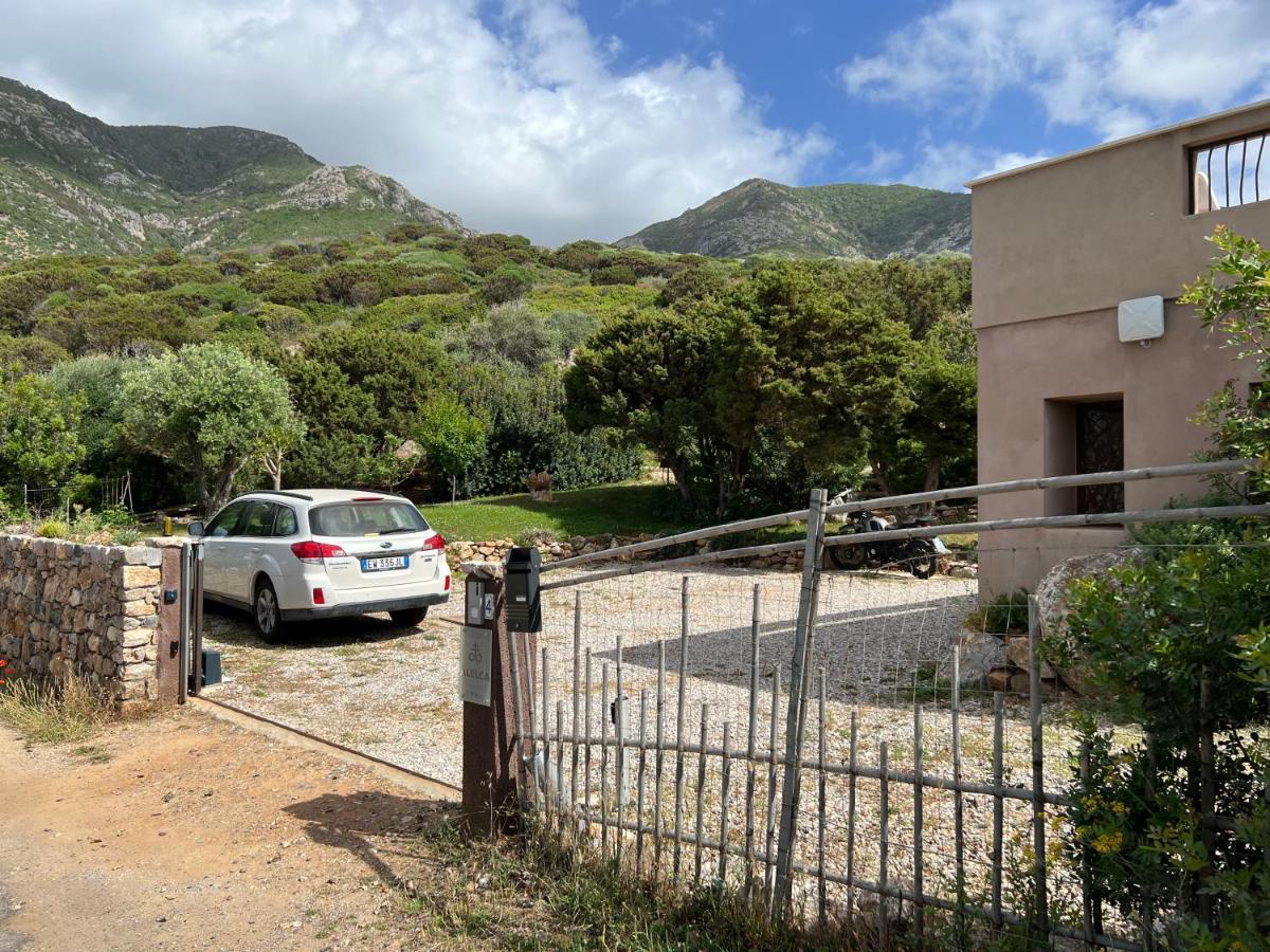 Alelca Domo Bed & Breakfast Buggerru Exterior photo